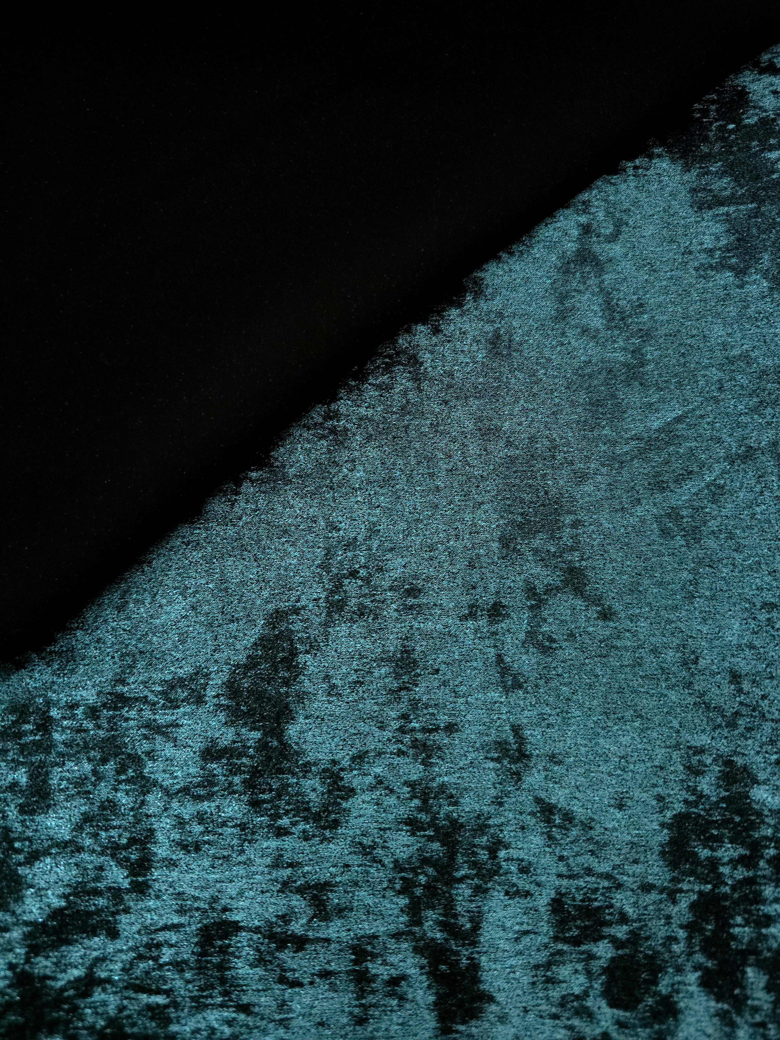 Reverse side of Deep Teal Lurex Italiano metallic fabric for apparel sewing
