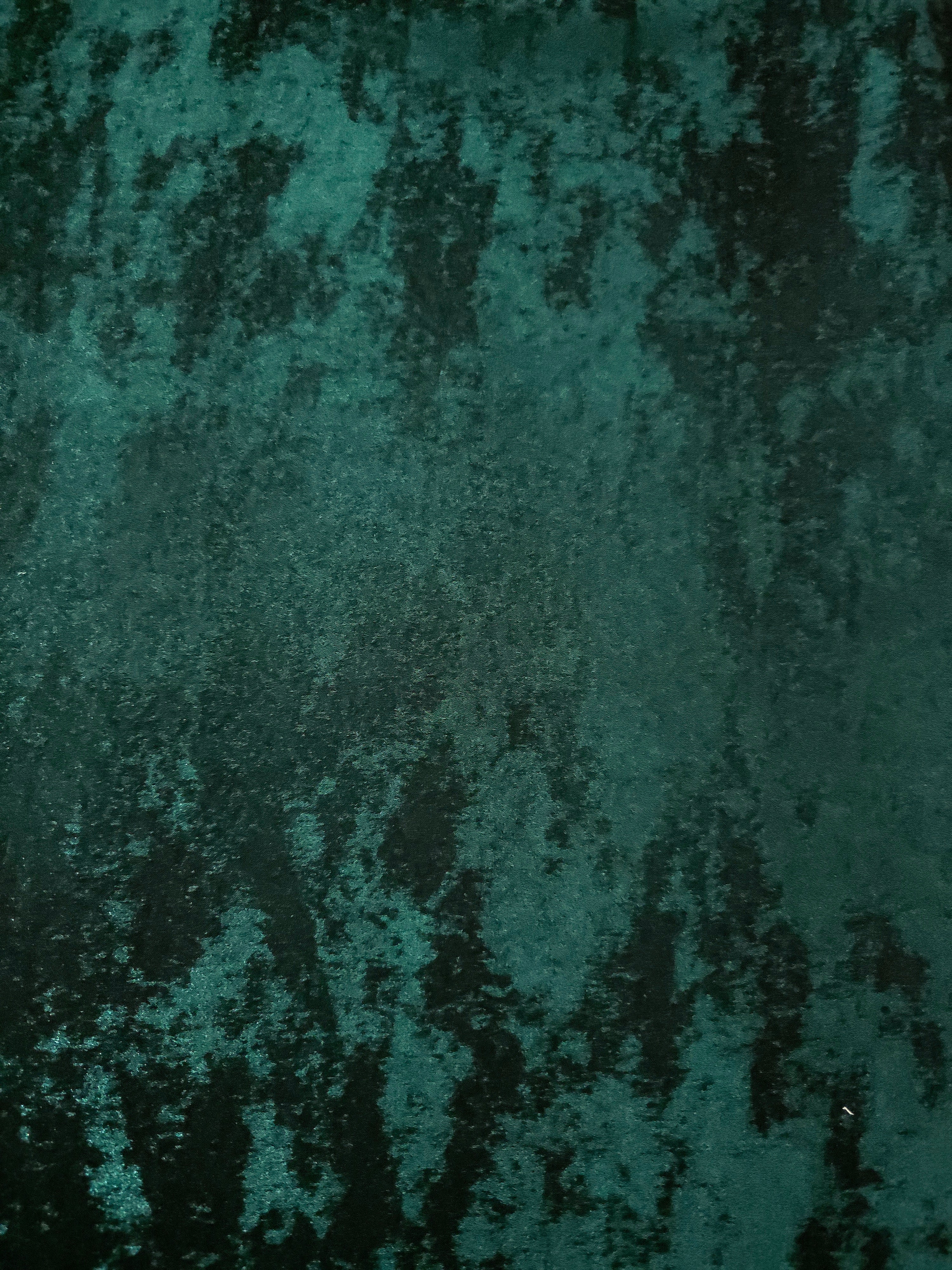 Flat texture view of Emerald Teal Lurex Italiano metallic fabric for luxury dresses