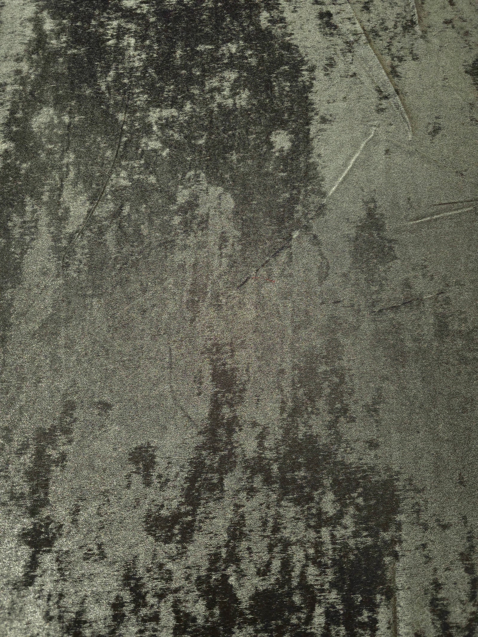 Flat view of Graphite Silver Lurex Italiano fabric showing its metallic foil surface for luxury apparel.