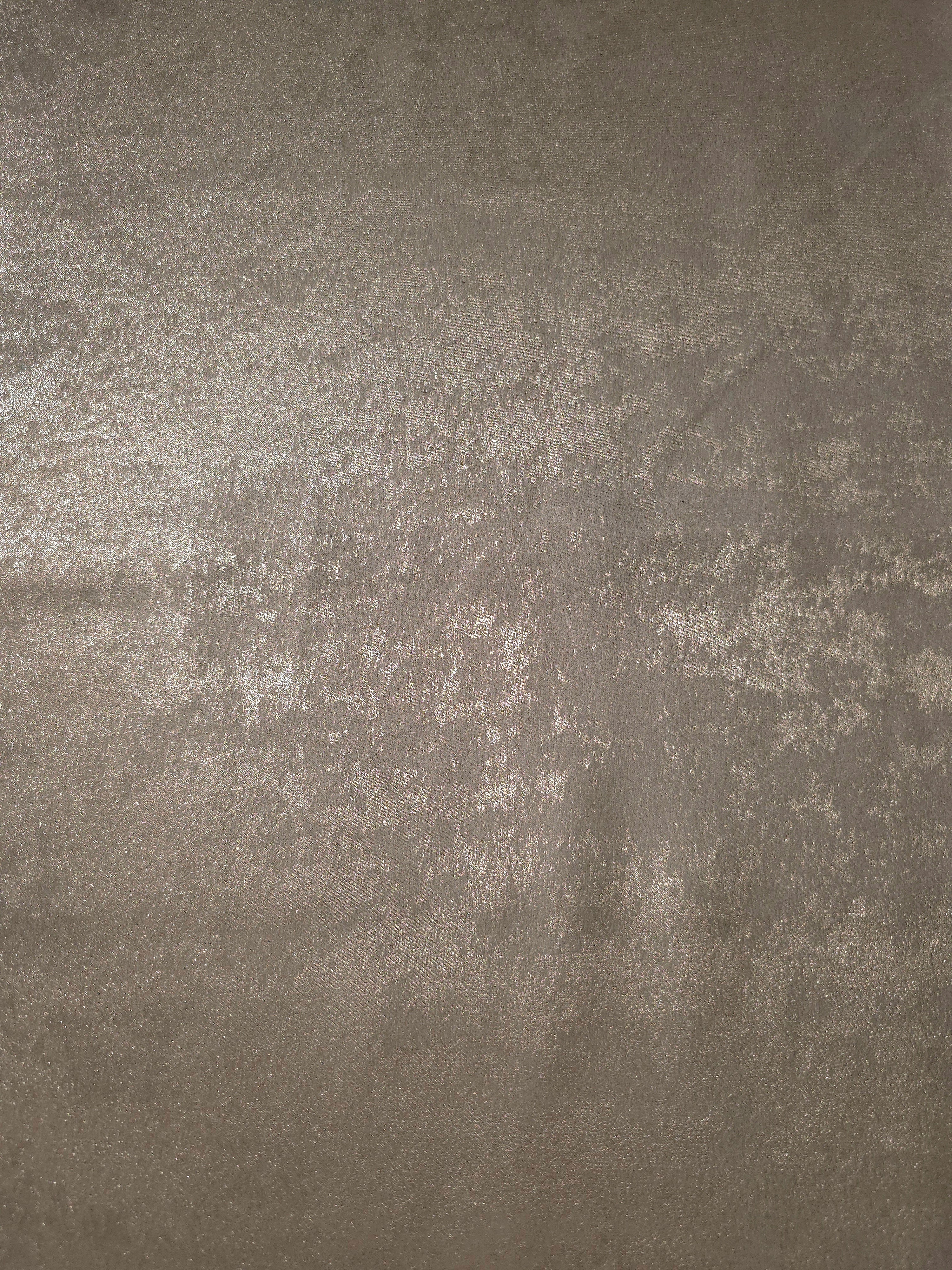 Flat texture view of Silver Greige Lurex Italiano metallic fabric for luxury dresses