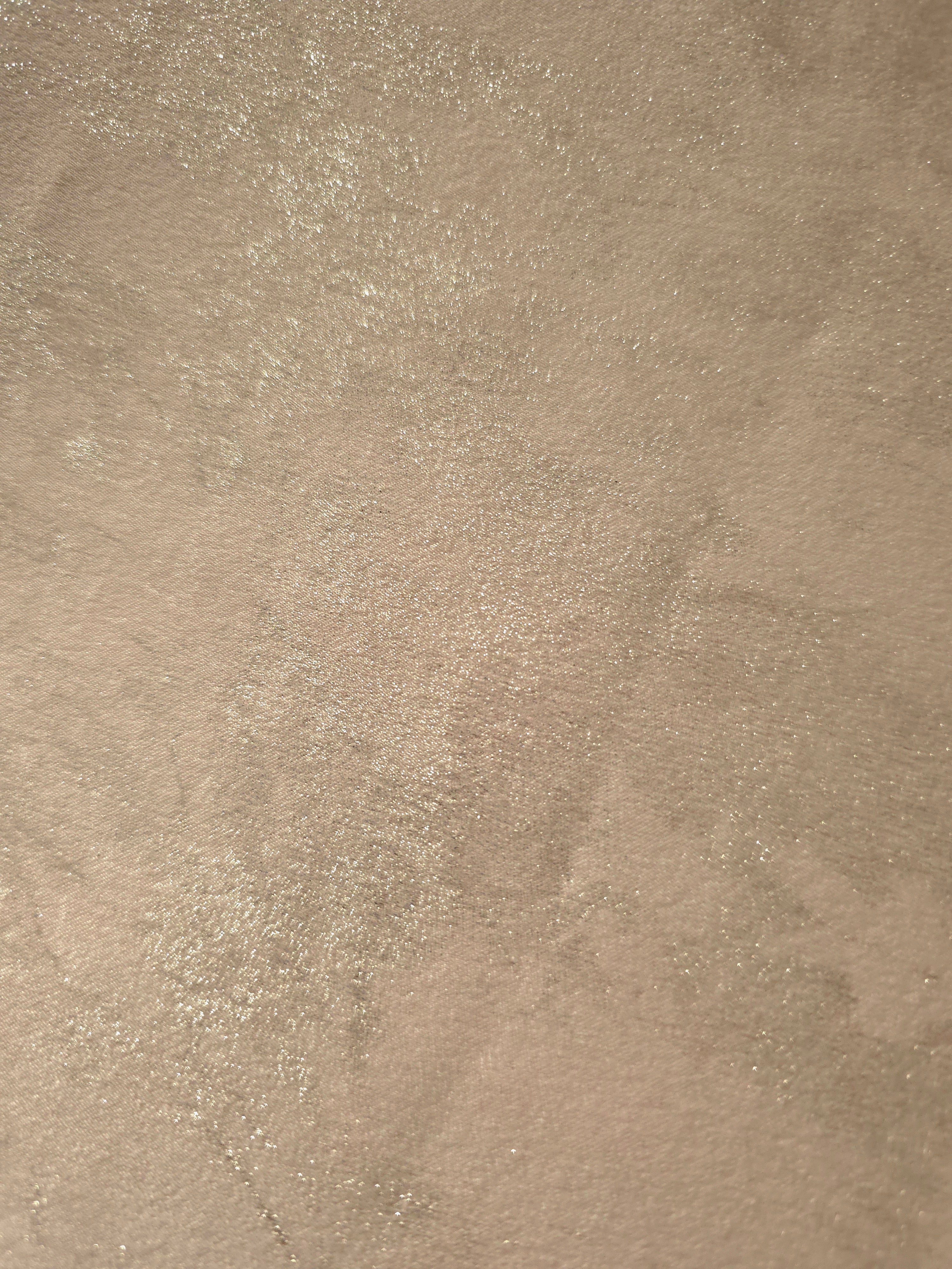 Flat texture of Vanilla Champagne Lurex Italiano metallic fabric for luxury fashion