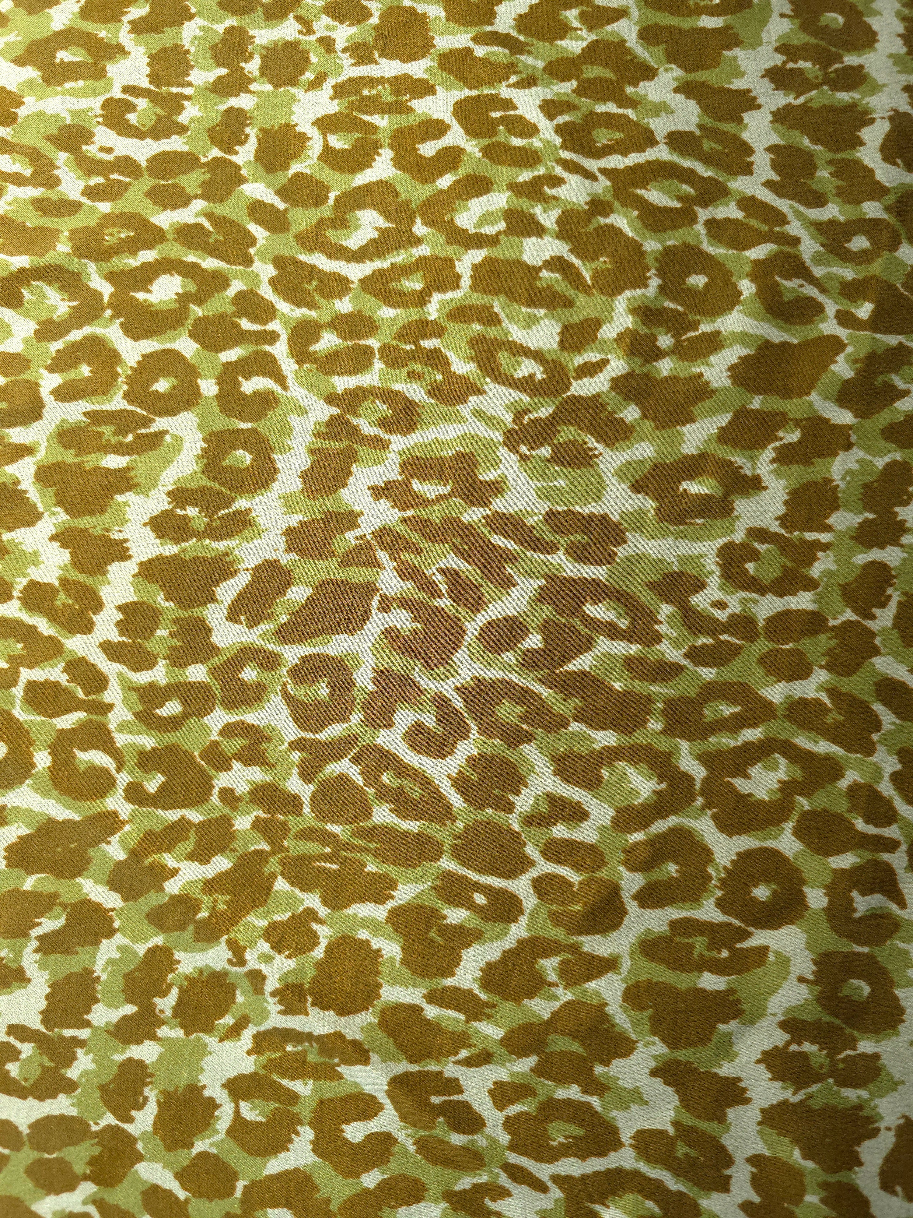Pattern overview of Bej D7586IJ4 leopard lyocell viscose digital print fabric.
